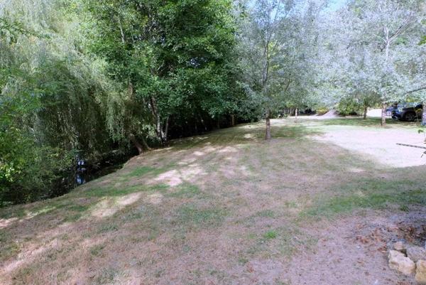Moulin à eau du XVIe siècle à proximité de villages prospères