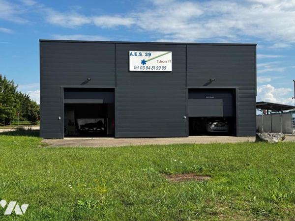 Bâtiment professionnel à TAVAUX