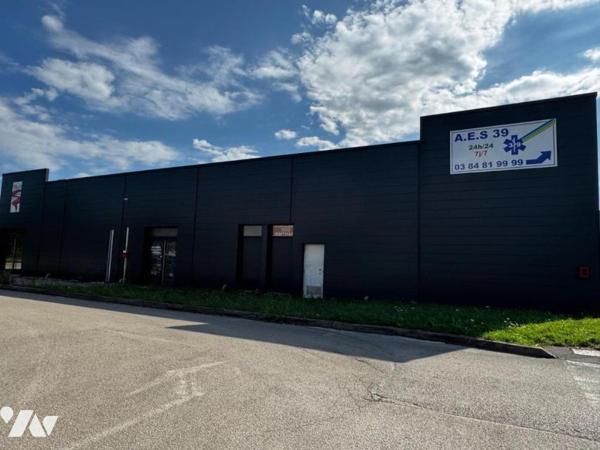 Bâtiment professionnel à TAVAUX