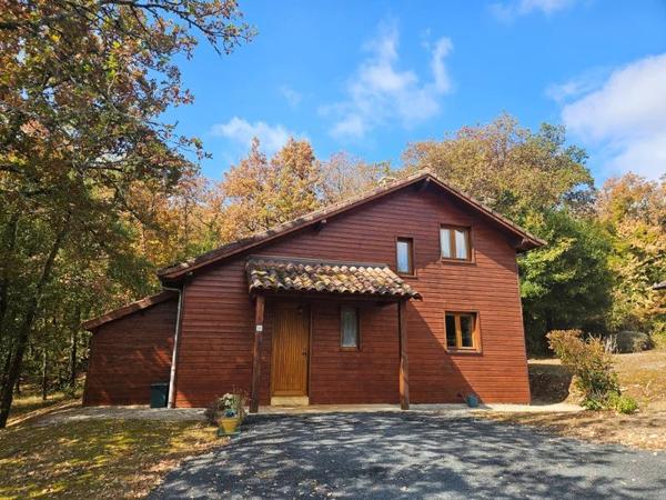 Chalet de 3 chambres sur un golf près de Souillac