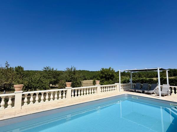 Spacieuse maison familiale avec piscine chauffée près de Lalinde