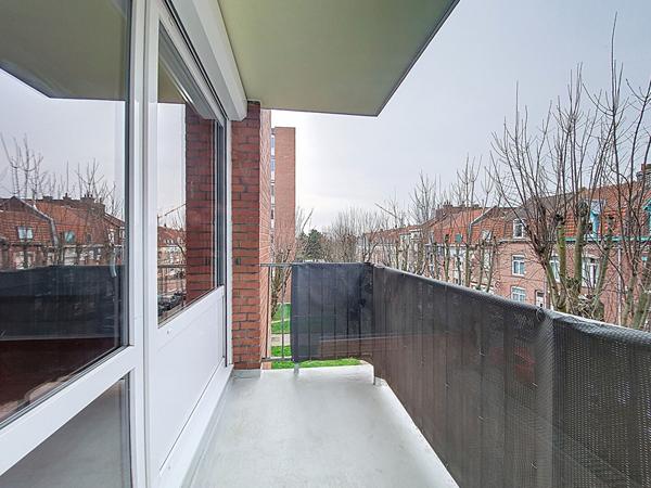 A VENDRE T2  + parking privé - NOUVELLE MADELEINE