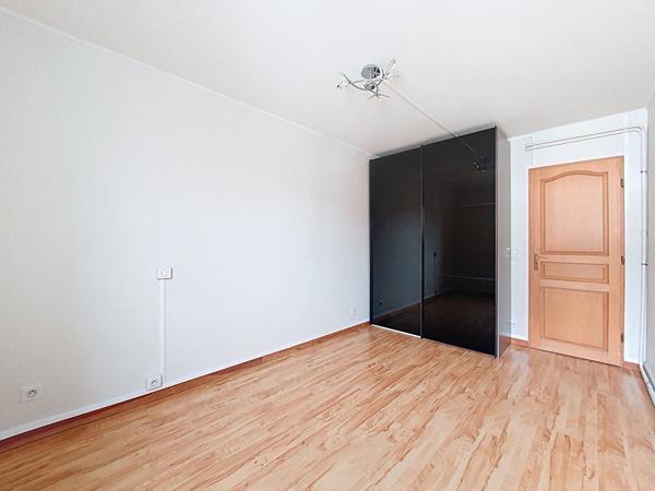 A VENDRE T2  + parking privé - NOUVELLE MADELEINE