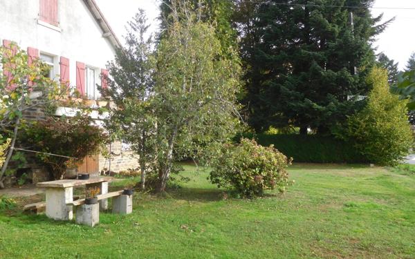 Maison à vendre    3 pièces • 125 m2 Saint-Yrieix-la-Perche