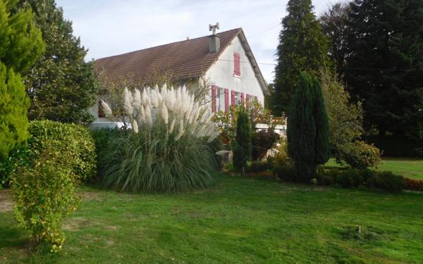 Maison à vendre    3 pièces • 125 m2 Saint-Yrieix-la-Perche