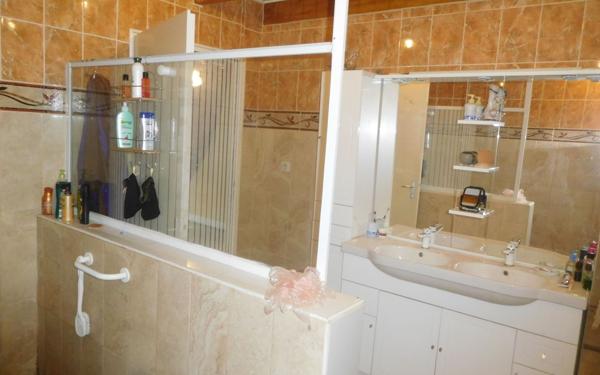 Maison à vendre    3 pièces • 125 m2 Saint-Yrieix-la-Perche