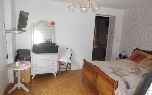 Maison à vendre    3 pièces • 125 m2 Saint-Yrieix-la-Perche