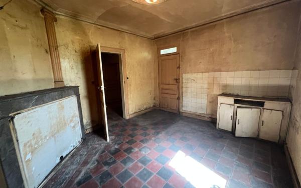 Maison à vendre    5 pièces • 145 m2 Roquefort