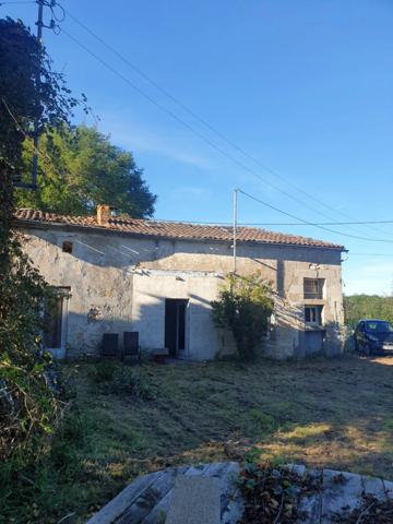 Dép 17270, Maison + dépendaces + 17 hectares !!!