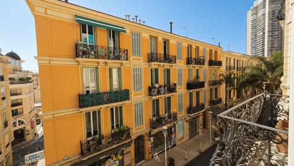 Magnifique appartement rénové de 73 m² au centre de Beausoleil