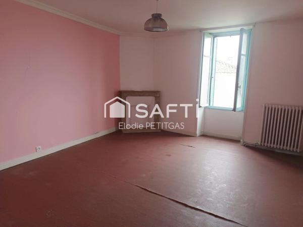 Charmante maison sur Mervent à rénover