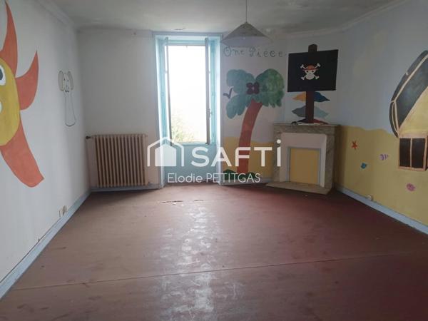 Charmante maison sur Mervent à rénover