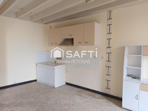 Charmante maison sur Mervent à rénover