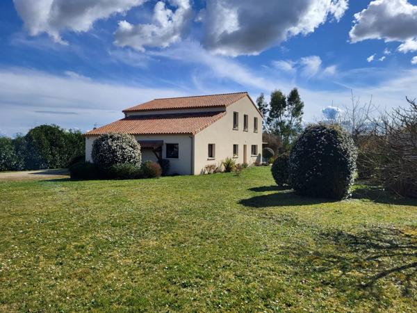 Maison impeccable de cinq chambres et économe en énergie