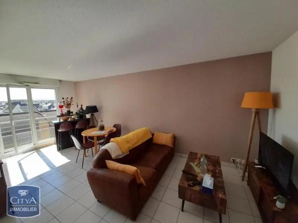 Appartement à louer 2 pièces 50.63m² Laval (53000)