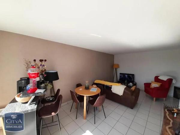 Appartement à louer 2 pièces 50.63m² Laval (53000)