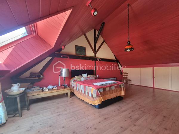 ** En EXCLUSIVITÉ ** Venez découvrir SANS TARDER cette charmante maison en pierre d'environ 190 m² et édifiée sur un terrain de 1840 m², située dans un village paisible à 3 km de MAISON-ROUGE ( commerces de proximités, bus avec lignes régulières ) ainsi qu’à 12 km de Nangis ( gare SNCF, commodités et commerces ).

Cette maison pleine de caractère vous séduira par ses volumes, ses pierres et ses poutres apparentes, elle vous offre au rez-de-chaussée une entrée, une buanderie, un WC indépendant, une salle d’eau, une cuisine aménagée et équipée, un séjour avec une cheminée, un salon, une chambre, ainsi qu’une véranda offrant un espace de vie supplémentaire baigné de lumière avec un accès direct sur l’extérieur.
À l’étage vous découvrirez 3 grandes chambres de plus de 28 m² dont une avec salle de bains et WC.

À l'extérieur vous bénéficierez également d'un vaste jardin arboré entièrement clos, d’un grand préau, de plusieurs places de stationnement, de deux abris de jardin, d’une terrasse et une mare situé dans le fond du jardin offrant un cadre apaisant.

Les ++ : Beaux volumes, fenêtres double vitrage avec volets roulants électriques, fibre raccordée, plusieurs places de stationnement ! 

Située dans un cadre idéal, cette grande maison pleine de charme, n'attend plus que vous ! Alors contactez-nous !

Pour plus d'information n'hésitez pas à contacter Julien et Cindy LUCIANI au 06 52 63 33 63.