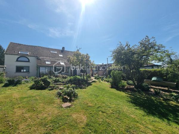** En EXCLUSIVITÉ ** Venez découvrir SANS TARDER cette charmante maison en pierre d'environ 190 m² et édifiée sur un terrain de 1840 m², située dans un village paisible à 3 km de MAISON-ROUGE ( commerces de proximités, bus avec lignes régulières ) ainsi qu’à 12 km de Nangis ( gare SNCF, commodités et commerces ).

Cette maison pleine de caractère vous séduira par ses volumes, ses pierres et ses poutres apparentes, elle vous offre au rez-de-chaussée une entrée, une buanderie, un WC indépendant, une salle d’eau, une cuisine aménagée et équipée, un séjour avec une cheminée, un salon, une chambre, ainsi qu’une véranda offrant un espace de vie supplémentaire baigné de lumière avec un accès direct sur l’extérieur.
À l’étage vous découvrirez 3 grandes chambres de plus de 28 m² dont une avec salle de bains et WC.

À l'extérieur vous bénéficierez également d'un vaste jardin arboré entièrement clos, d’un grand préau, de plusieurs places de stationnement, de deux abris de jardin, d’une terrasse et une mare situé dans le fond du jardin offrant un cadre apaisant.

Les ++ : Beaux volumes, fenêtres double vitrage avec volets roulants électriques, fibre raccordée, plusieurs places de stationnement ! 

Située dans un cadre idéal, cette grande maison pleine de charme, n'attend plus que vous ! Alors contactez-nous !

Pour plus d'information n'hésitez pas à contacter Julien et Cindy LUCIANI au 06 52 63 33 63.