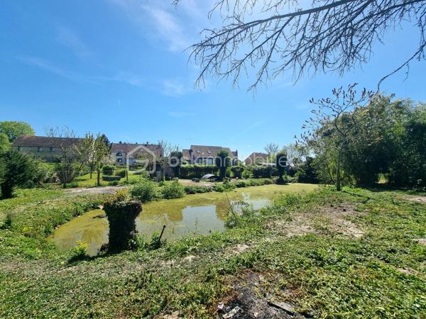 ** En EXCLUSIVITÉ ** Venez découvrir SANS TARDER cette charmante maison en pierre d'environ 190 m² et édifiée sur un terrain de 1840 m², située dans un village paisible à 3 km de MAISON-ROUGE ( commerces de proximités, bus avec lignes régulières ) ainsi qu’à 12 km de Nangis ( gare SNCF, commodités et commerces ).

Cette maison pleine de caractère vous séduira par ses volumes, ses pierres et ses poutres apparentes, elle vous offre au rez-de-chaussée une entrée, une buanderie, un WC indépendant, une salle d’eau, une cuisine aménagée et équipée, un séjour avec une cheminée, un salon, une chambre, ainsi qu’une véranda offrant un espace de vie supplémentaire baigné de lumière avec un accès direct sur l’extérieur.
À l’étage vous découvrirez 3 grandes chambres de plus de 28 m² dont une avec salle de bains et WC.

À l'extérieur vous bénéficierez également d'un vaste jardin arboré entièrement clos, d’un grand préau, de plusieurs places de stationnement, de deux abris de jardin, d’une terrasse et une mare situé dans le fond du jardin offrant un cadre apaisant.

Les ++ : Beaux volumes, fenêtres double vitrage avec volets roulants électriques, fibre raccordée, plusieurs places de stationnement ! 

Située dans un cadre idéal, cette grande maison pleine de charme, n'attend plus que vous ! Alors contactez-nous !

Pour plus d'information n'hésitez pas à contacter Julien et Cindy LUCIANI au 06 52 63 33 63.