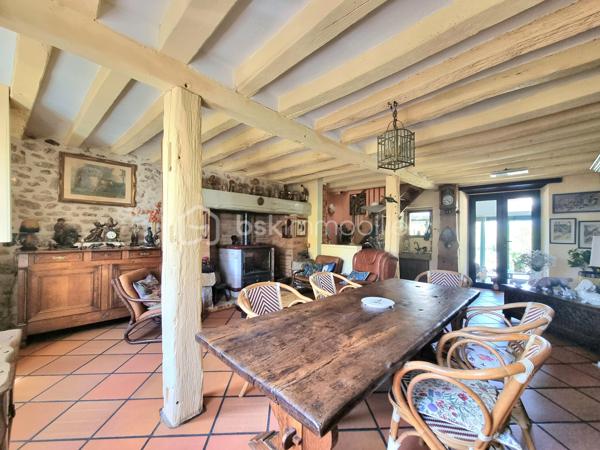 ** En EXCLUSIVITÉ ** Venez découvrir SANS TARDER cette charmante maison en pierre d'environ 190 m² et édifiée sur un terrain de 1840 m², située dans un village paisible à 3 km de MAISON-ROUGE ( commerces de proximités, bus avec lignes régulières ) ainsi qu’à 12 km de Nangis ( gare SNCF, commodités et commerces ).

Cette maison pleine de caractère vous séduira par ses volumes, ses pierres et ses poutres apparentes, elle vous offre au rez-de-chaussée une entrée, une buanderie, un WC indépendant, une salle d’eau, une cuisine aménagée et équipée, un séjour avec une cheminée, un salon, une chambre, ainsi qu’une véranda offrant un espace de vie supplémentaire baigné de lumière avec un accès direct sur l’extérieur.
À l’étage vous découvrirez 3 grandes chambres de plus de 28 m² dont une avec salle de bains et WC.

À l'extérieur vous bénéficierez également d'un vaste jardin arboré entièrement clos, d’un grand préau, de plusieurs places de stationnement, de deux abris de jardin, d’une terrasse et une mare situé dans le fond du jardin offrant un cadre apaisant.

Les ++ : Beaux volumes, fenêtres double vitrage avec volets roulants électriques, fibre raccordée, plusieurs places de stationnement ! 

Située dans un cadre idéal, cette grande maison pleine de charme, n'attend plus que vous ! Alors contactez-nous !

Pour plus d'information n'hésitez pas à contacter Julien et Cindy LUCIANI au 06 52 63 33 63.