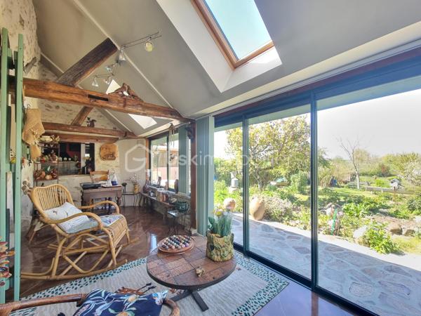 ** En EXCLUSIVITÉ ** Venez découvrir SANS TARDER cette charmante maison en pierre d'environ 190 m² et édifiée sur un terrain de 1840 m², située dans un village paisible à 3 km de MAISON-ROUGE ( commerces de proximités, bus avec lignes régulières ) ainsi qu’à 12 km de Nangis ( gare SNCF, commodités et commerces ).

Cette maison pleine de caractère vous séduira par ses volumes, ses pierres et ses poutres apparentes, elle vous offre au rez-de-chaussée une entrée, une buanderie, un WC indépendant, une salle d’eau, une cuisine aménagée et équipée, un séjour avec une cheminée, un salon, une chambre, ainsi qu’une véranda offrant un espace de vie supplémentaire baigné de lumière avec un accès direct sur l’extérieur.
À l’étage vous découvrirez 3 grandes chambres de plus de 28 m² dont une avec salle de bains et WC.

À l'extérieur vous bénéficierez également d'un vaste jardin arboré entièrement clos, d’un grand préau, de plusieurs places de stationnement, de deux abris de jardin, d’une terrasse et une mare situé dans le fond du jardin offrant un cadre apaisant.

Les ++ : Beaux volumes, fenêtres double vitrage avec volets roulants électriques, fibre raccordée, plusieurs places de stationnement ! 

Située dans un cadre idéal, cette grande maison pleine de charme, n'attend plus que vous ! Alors contactez-nous !

Pour plus d'information n'hésitez pas à contacter Julien et Cindy LUCIANI au 06 52 63 33 63.