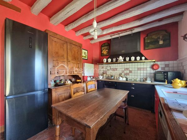 ** En EXCLUSIVITÉ ** Venez découvrir SANS TARDER cette charmante maison en pierre d'environ 190 m² et édifiée sur un terrain de 1840 m², située dans un village paisible à 3 km de MAISON-ROUGE ( commerces de proximités, bus avec lignes régulières ) ainsi qu’à 12 km de Nangis ( gare SNCF, commodités et commerces ).

Cette maison pleine de caractère vous séduira par ses volumes, ses pierres et ses poutres apparentes, elle vous offre au rez-de-chaussée une entrée, une buanderie, un WC indépendant, une salle d’eau, une cuisine aménagée et équipée, un séjour avec une cheminée, un salon, une chambre, ainsi qu’une véranda offrant un espace de vie supplémentaire baigné de lumière avec un accès direct sur l’extérieur.
À l’étage vous découvrirez 3 grandes chambres de plus de 28 m² dont une avec salle de bains et WC.

À l'extérieur vous bénéficierez également d'un vaste jardin arboré entièrement clos, d’un grand préau, de plusieurs places de stationnement, de deux abris de jardin, d’une terrasse et une mare situé dans le fond du jardin offrant un cadre apaisant.

Les ++ : Beaux volumes, fenêtres double vitrage avec volets roulants électriques, fibre raccordée, plusieurs places de stationnement ! 

Située dans un cadre idéal, cette grande maison pleine de charme, n'attend plus que vous ! Alors contactez-nous !

Pour plus d'information n'hésitez pas à contacter Julien et Cindy LUCIANI au 06 52 63 33 63.