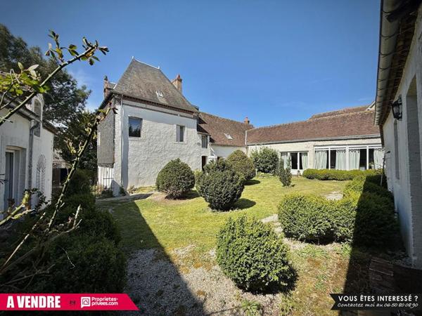 Demeure authentique - surface au sol de 414 m²  - piscine - dépendances - parc arboré - 467 955  HAI