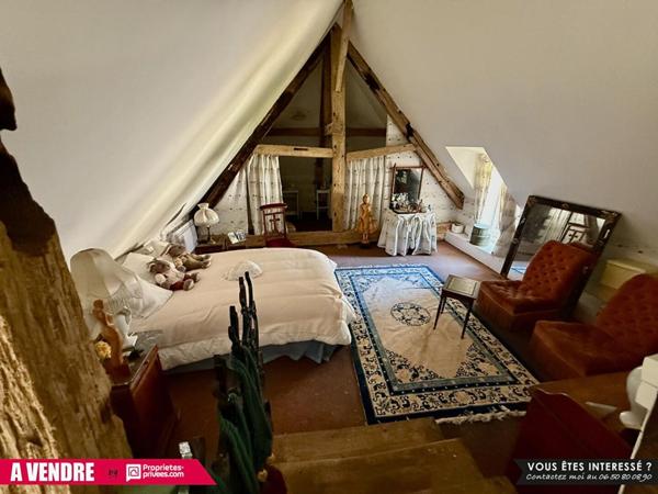 Demeure authentique - surface au sol de 414 m²  - piscine - dépendances - parc arboré - 467 955  HAI