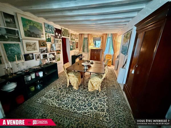 Demeure authentique - surface au sol de 414 m²  - piscine - dépendances - parc arboré - 467 955  HAI