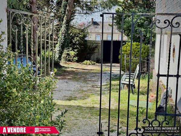 Demeure authentique - surface au sol de 414 m²  - piscine - dépendances - parc arboré - 467 955  HAI