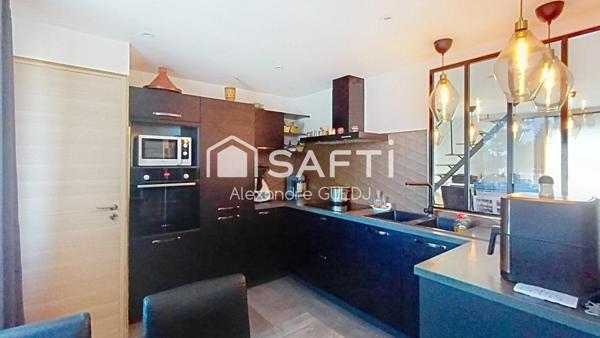 GRANDE MAISON INDIVIDUELLE ENTIEREMENT RENOVEE