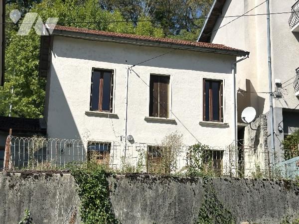 Petite maison de ville (env 60m² chauffé) à rénover