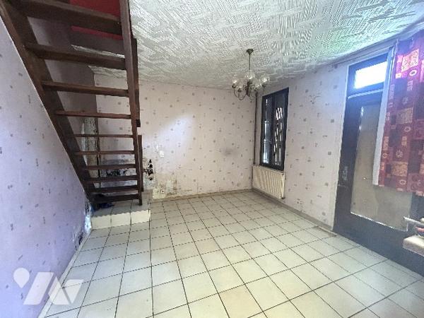 Petite maison de ville (env 60m² chauffé) à rénover