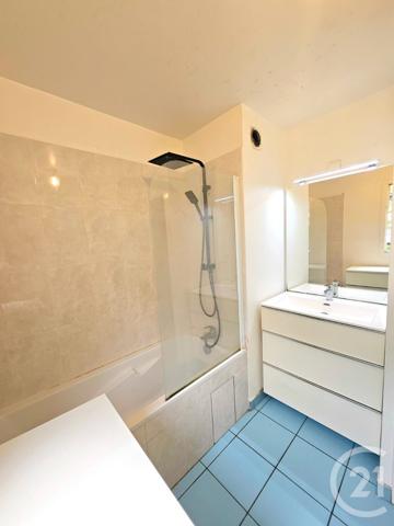 Appartement F3 à vendre  3 pièces - 68 m2 TRAPPES - 78