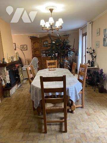 AXE VIRE-CAEN , PAVILLON DE PLAIN -PIED AVEC TERRAIN 