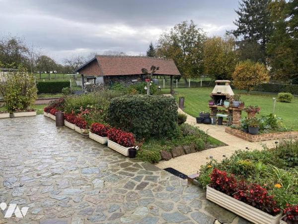 AXE VIRE-CAEN , PAVILLON DE PLAIN -PIED AVEC TERRAIN 