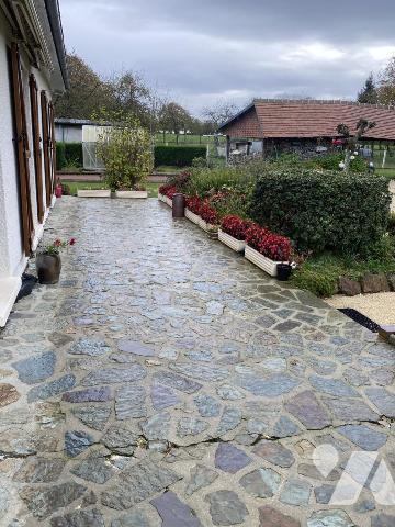 AXE VIRE-CAEN , PAVILLON DE PLAIN -PIED AVEC TERRAIN 