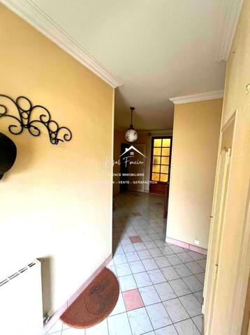 Maison familialle proche des commodités