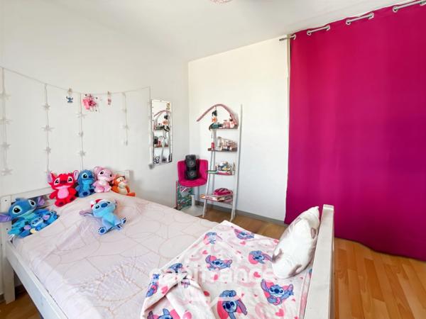 Maison de 3 chambres avec joli extérieur, proche des commodités à Espalais