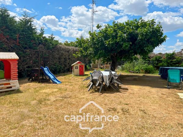 Maison de 3 chambres avec joli extérieur, proche des commodités à Espalais