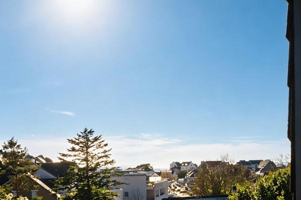 Maison-Appartement de 113 m² entièrement rénové au coeur de Saint-Marc-sur-Mer :,  
Saint marc sur mer 44600