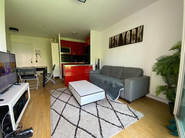 Nanterre limite Puteaux 3 pièces en dernier étage avec balcon/terrasse €359 000 ** - Référence 15323