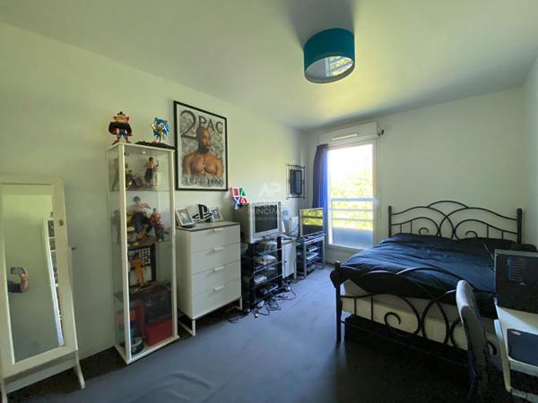 Nanterre limite Puteaux 3 pièces en dernier étage avec balcon/terrasse €359 000 ** - Référence 15323