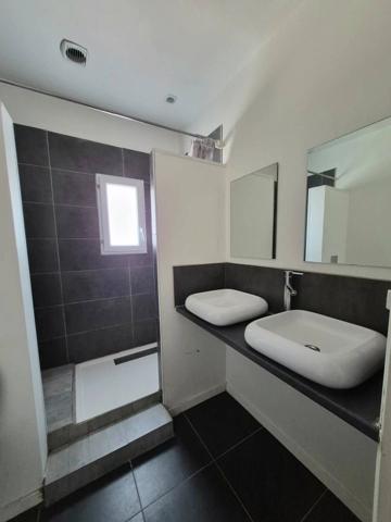 MAISON T5 LIBRE SUR 3 FACES avec GARAGE