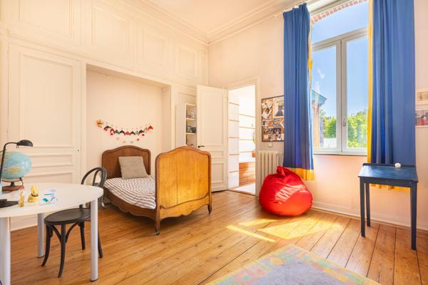 Maison à Roubaix, 59100 - 10 pièces 275m²