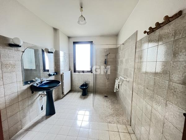 Mauguio (34130) Maison familiale de type 6 de 180 m2