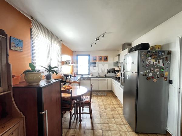 Mauguio (34130) Maison familiale de type 6 de 180 m2