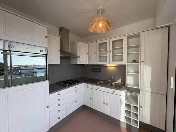 A LOUER – Concarneau Centre Ville T2 en Duplex Au Dernier Etage 58 m² avec Ascenseur & Terrasse