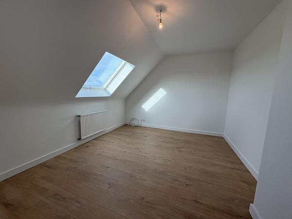 A LOUER – Concarneau Centre Ville T2 en Duplex Au Dernier Etage 58 m² avec Ascenseur & Terrasse