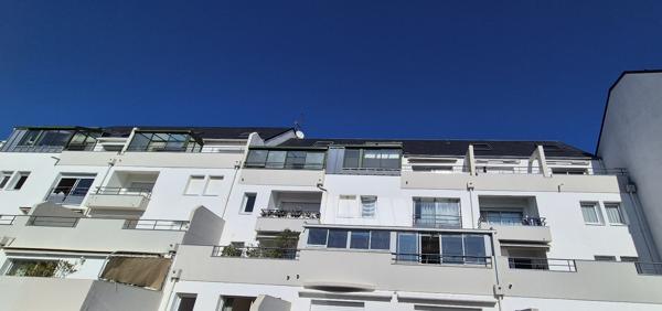 A LOUER – Concarneau Centre Ville T2 en Duplex Au Dernier Etage 58 m² avec Ascenseur & Terrasse